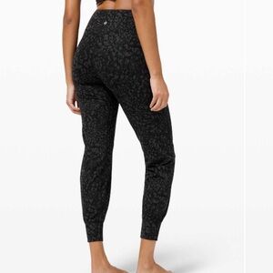 Lululemon Align Jogger 28"
Wild Thing Camo Deep Coal Multi